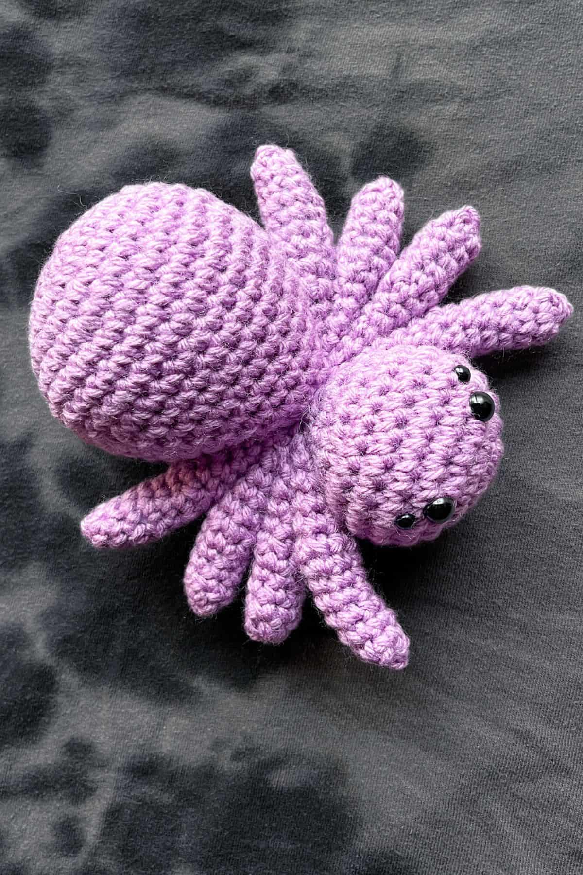 Free Crochet Spider Pattern - thecaffeinatedsnail.com