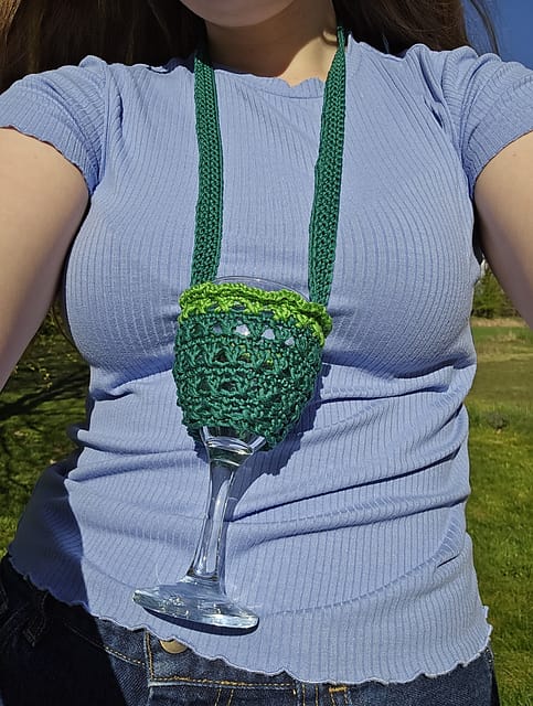 Sara Necklace Wine Glass Cozy